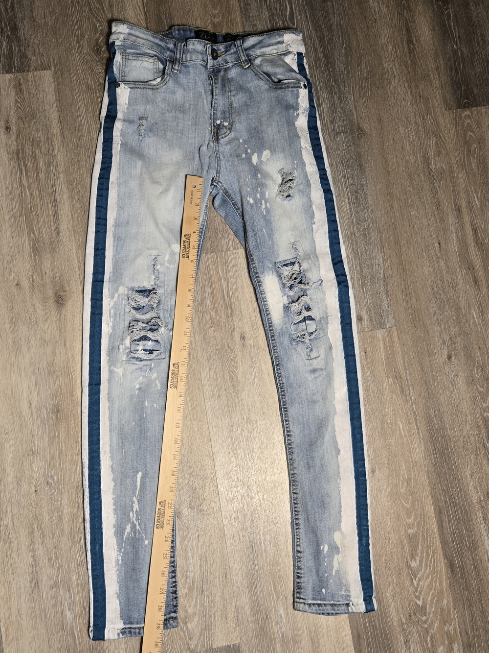 ZCL skinny fit blue distressed denim jeans featuring white paint 32x32